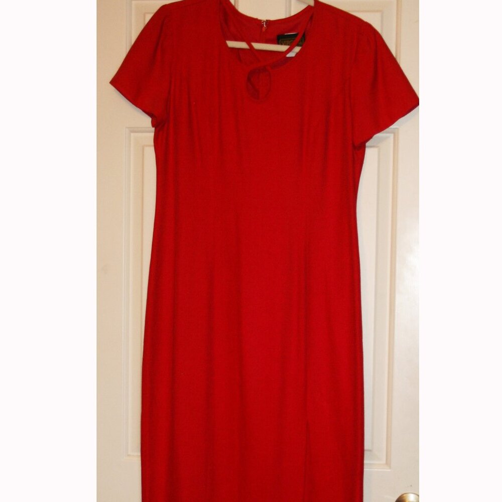 VIRGO II Sheath Red Midi Dress with Keyhole Neckline & Front Slit